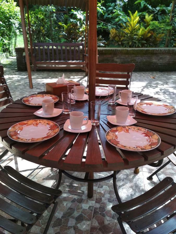 The Country House Senggigi Exteriör bild