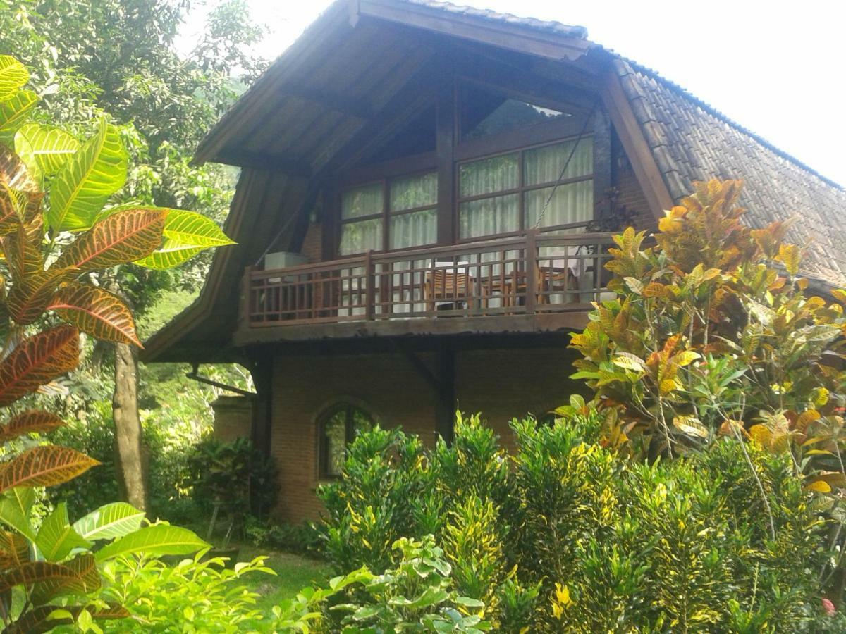 The Country House Senggigi Exteriör bild