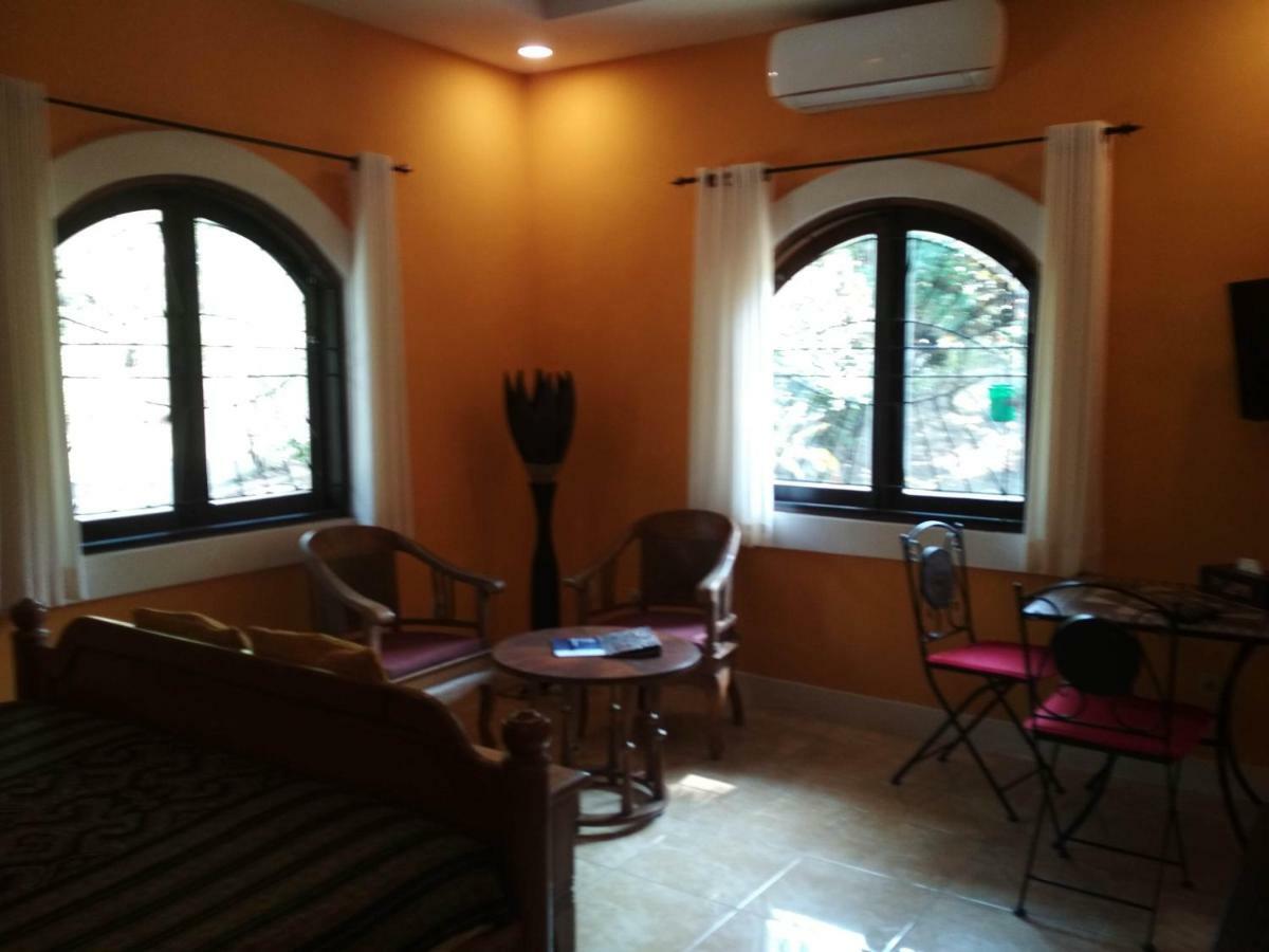 The Country House Senggigi Exteriör bild
