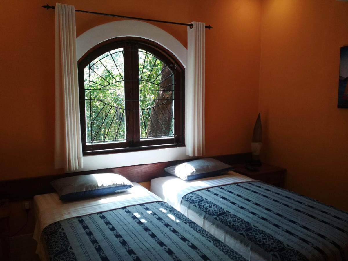 The Country House Senggigi Exteriör bild